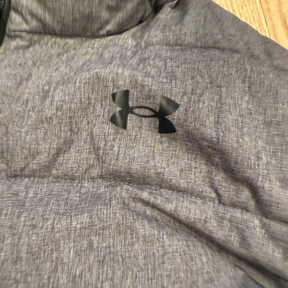 Under Armour Boys Gray Puffer Jacket - Picture 2 of 5